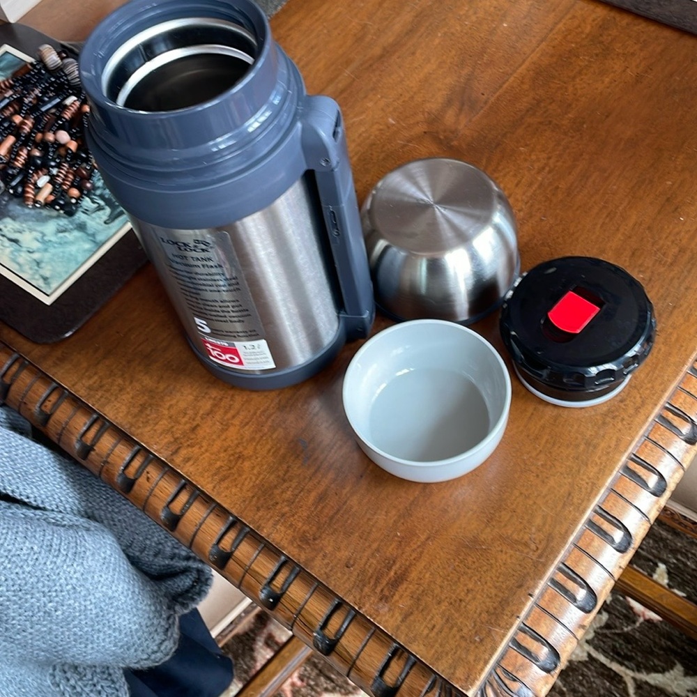Silver Vacuum Flask - Picture 5 of 5